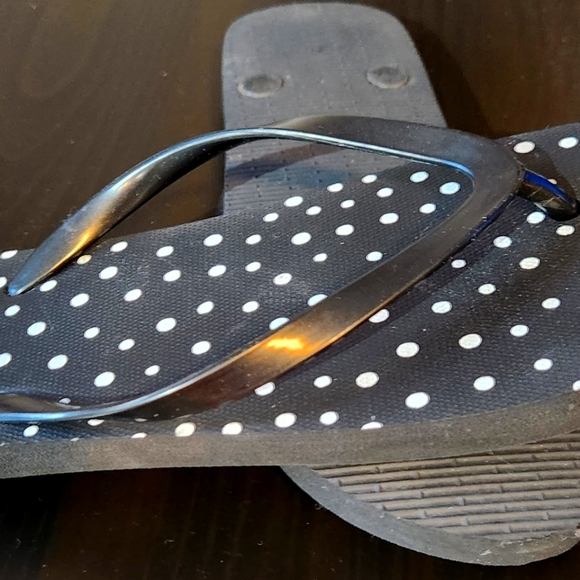 Flip Flops - Picture 3 of 3